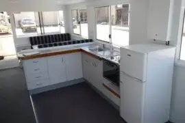 33\\' ALUMINIUM HOUSEBOAT